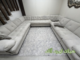 كنب حرف U بحالة جيدة لوجه الله