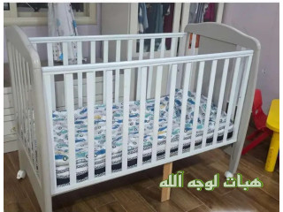 سرير اطفال مع مرتبه لوجه الله