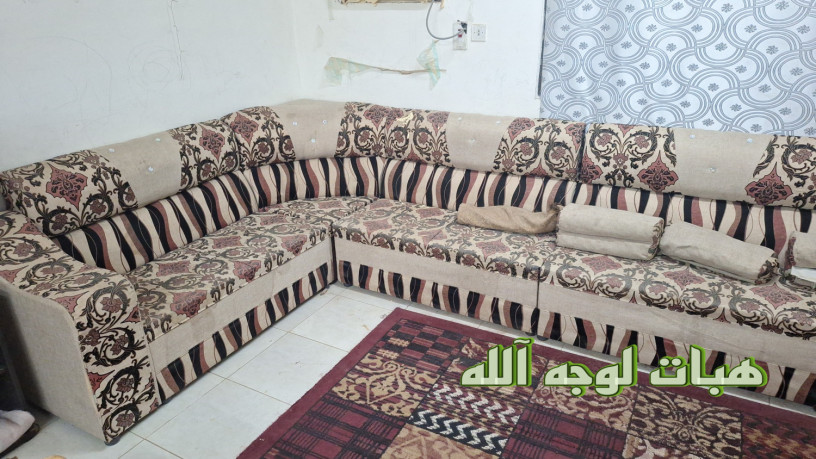 mjls-rknh-5-ktaa-oatnyn-knbh-okrsy-antryh-sryr-mfrd-ally-mhtajhm-ytfdl-yakhdhm-big-0